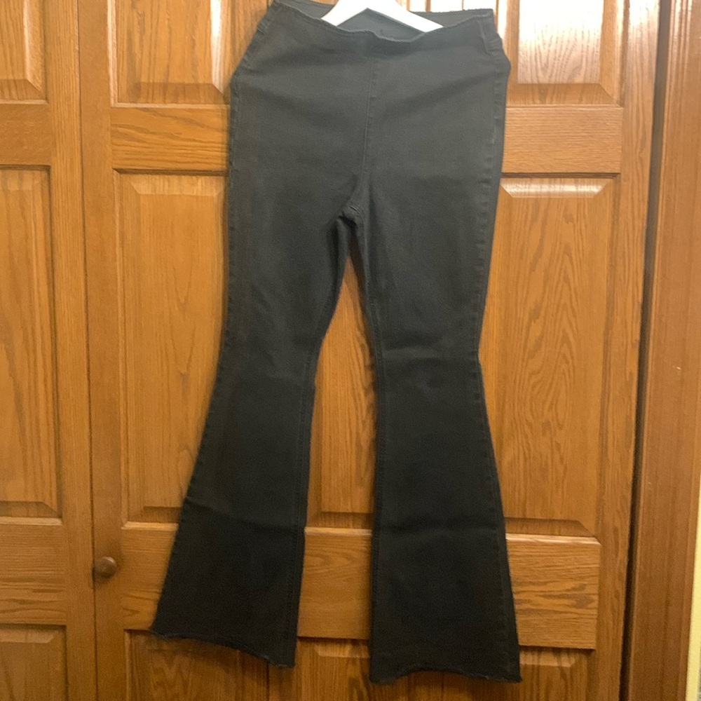 Ladies gently worn Knox Rose jeans, size small